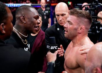 Du Plessis impressionne Adesanya après sa victoire contre Kamaru Usman